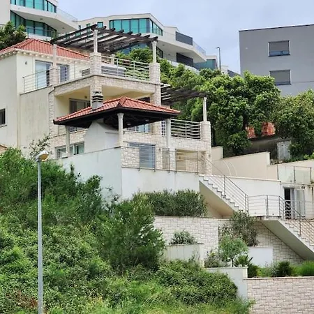 Helena 빌라 코츌라